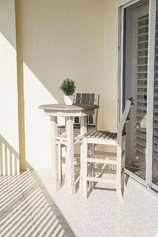 Apartment Dolphin Bay In Boca Ciega - 2br, Pool, Bay View