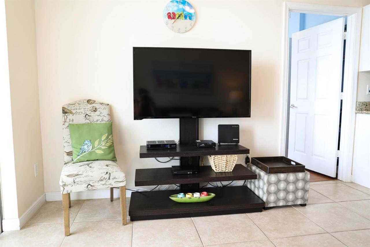 Apartment Dolphin Bay In Boca Ciega - 2br, Pool, Bay View