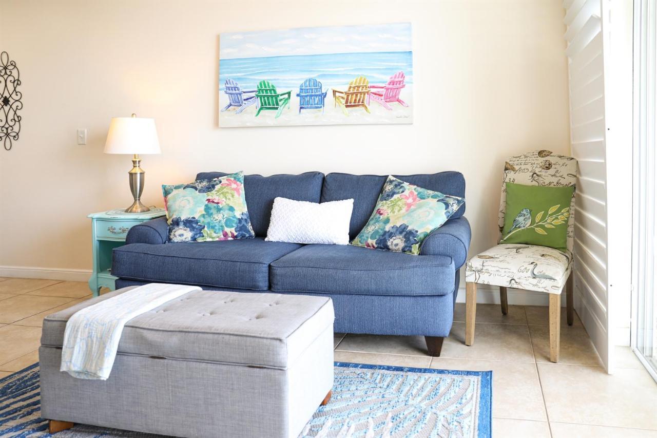 Dolphin Bay In Boca Ciega - 2br, Pool, Bay View Apartment