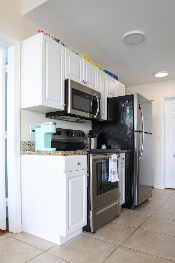 Apartment Dolphin Bay In Boca Ciega - 2br, Pool, Bay View *