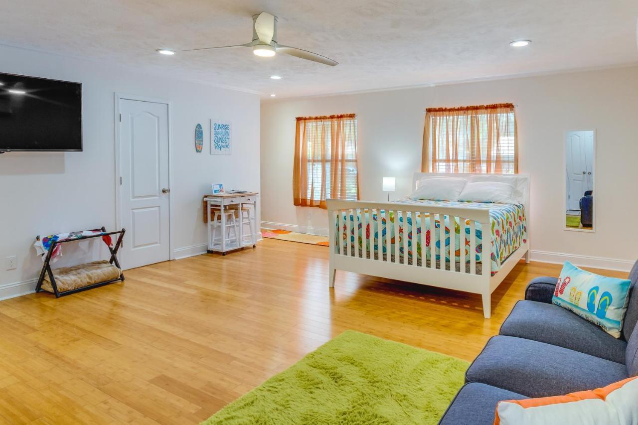 Vacation For 2 With Pool Access! Apartment