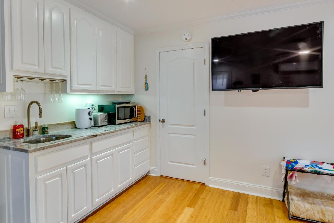 Apartment Vacation For 2 With Pool Access! *