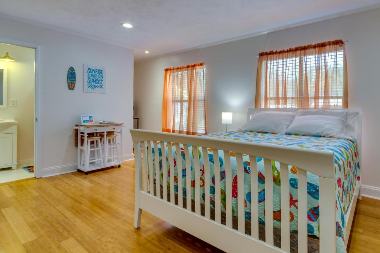 Vacation For 2 With Pool Access! *