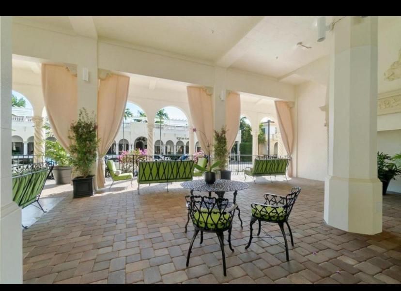 Tropical Palm 2bedroom 2bathroom Outdoorpool Garden Palm Beach