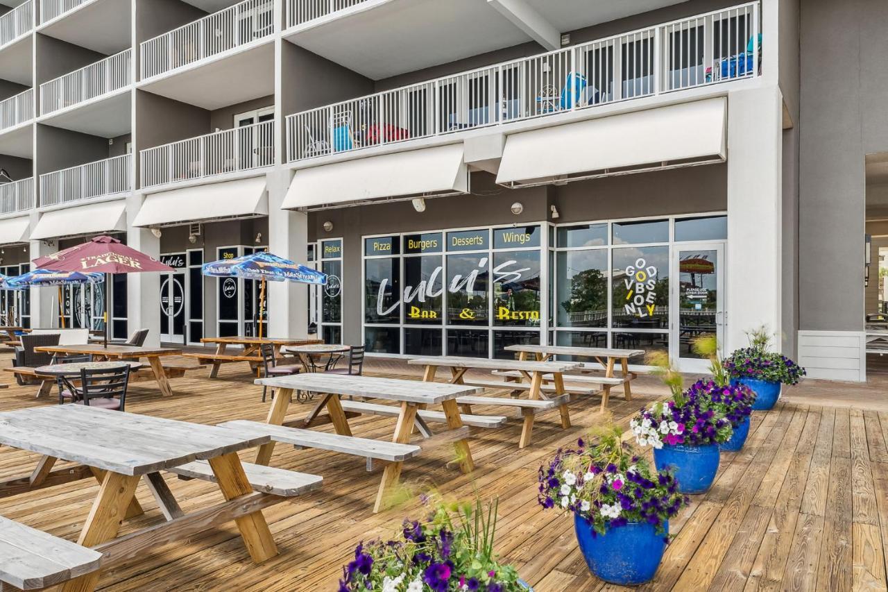 Laketown Wharf 1825 Apartment *
