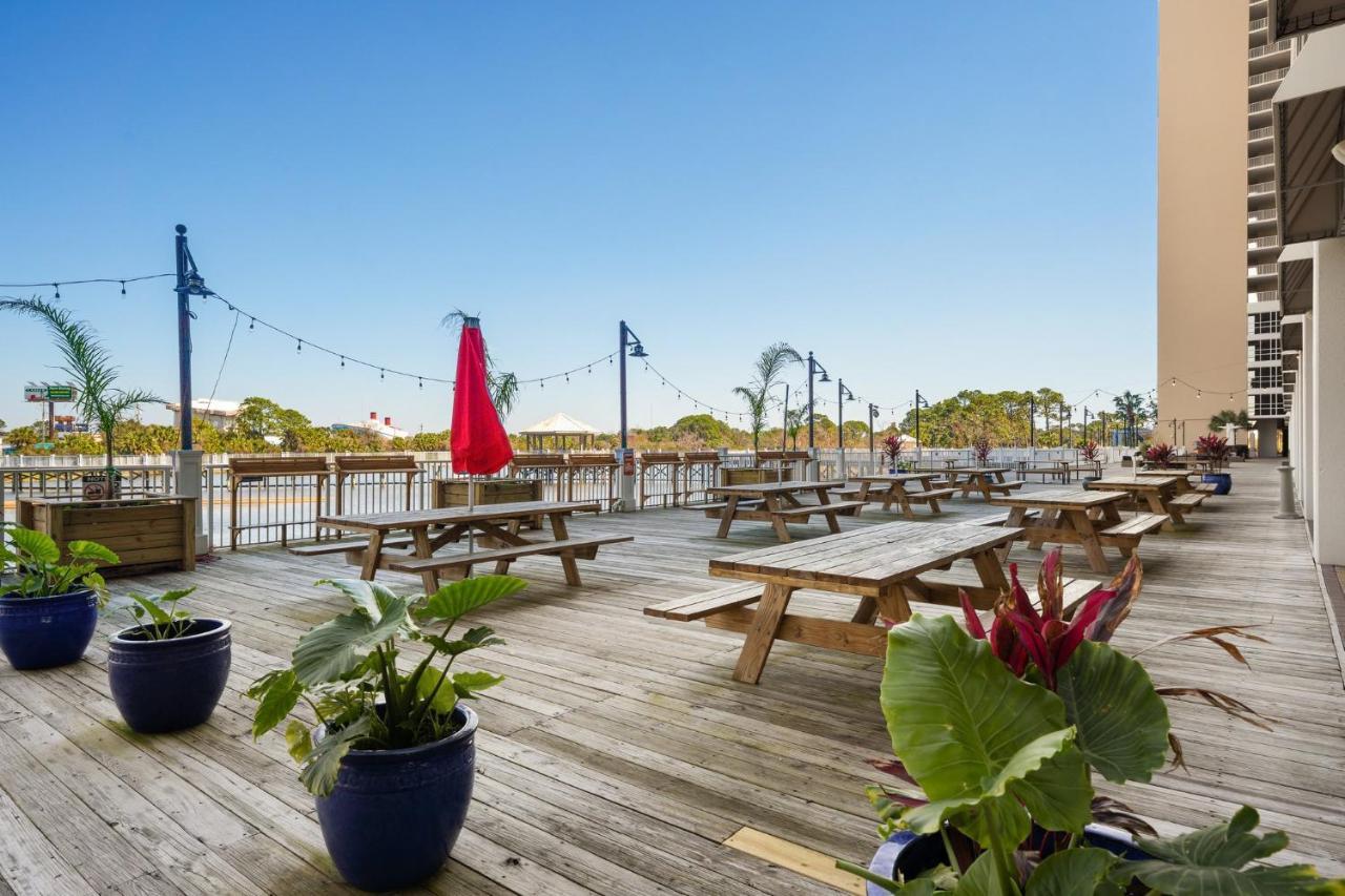Laketown Wharf 1825