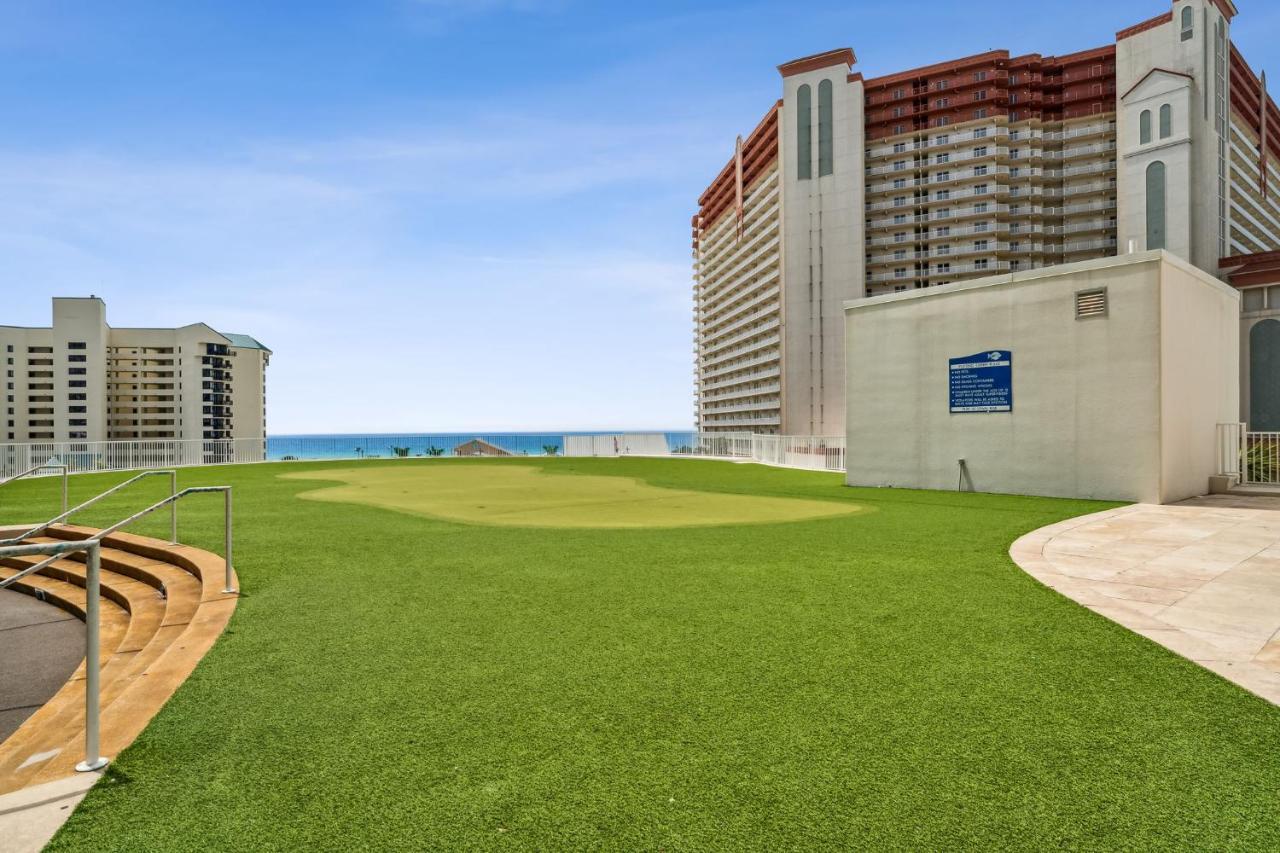 Apartment Laketown Wharf 1825