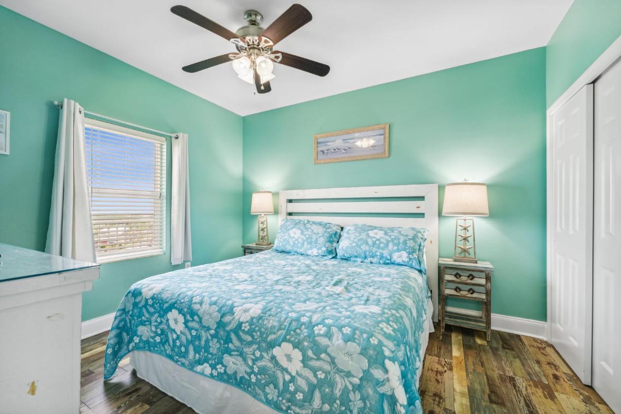Apartment Laketown Wharf 1825 *