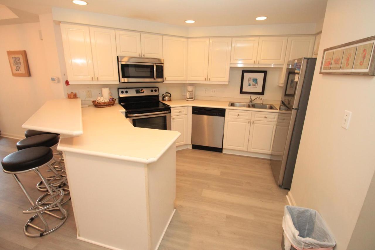 Holiday home 3br Beachfront 16th Flr Two Master Bedrooms, Pool Fitness Center At Westwinds *