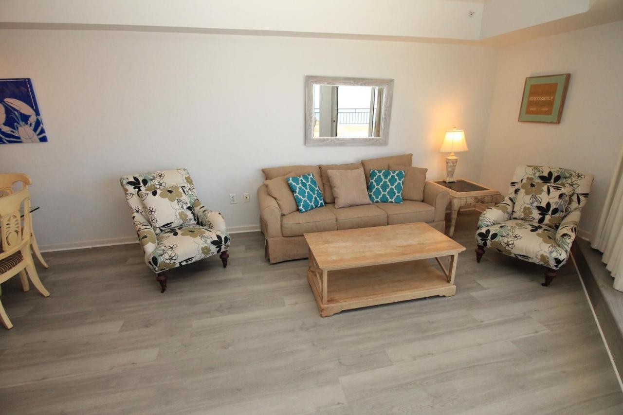 Holiday home 3br Beachfront 16th Flr Two Master Bedrooms, Pool Fitness Center At Westwinds Destin