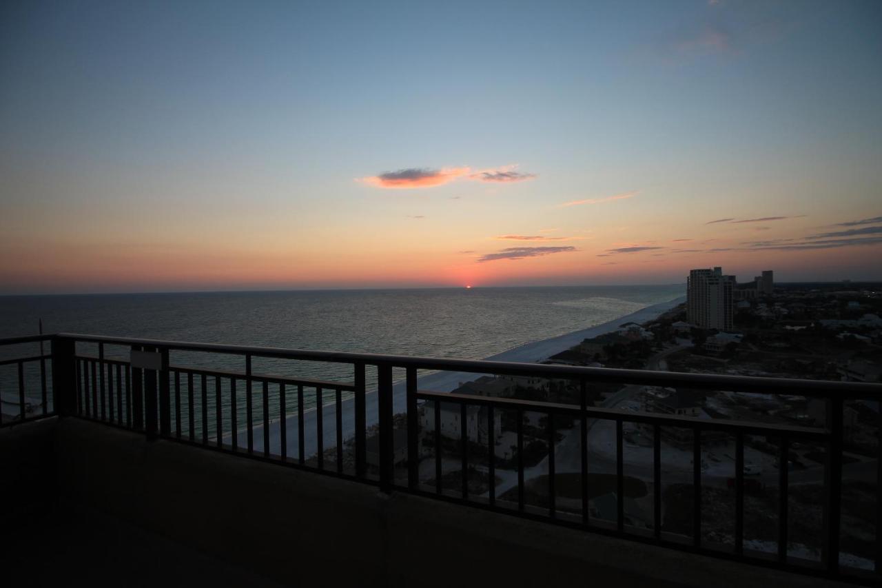 Holiday home 3br Beachfront 16th Flr Two Master Bedrooms, Pool Fitness Center At Westwinds Destin