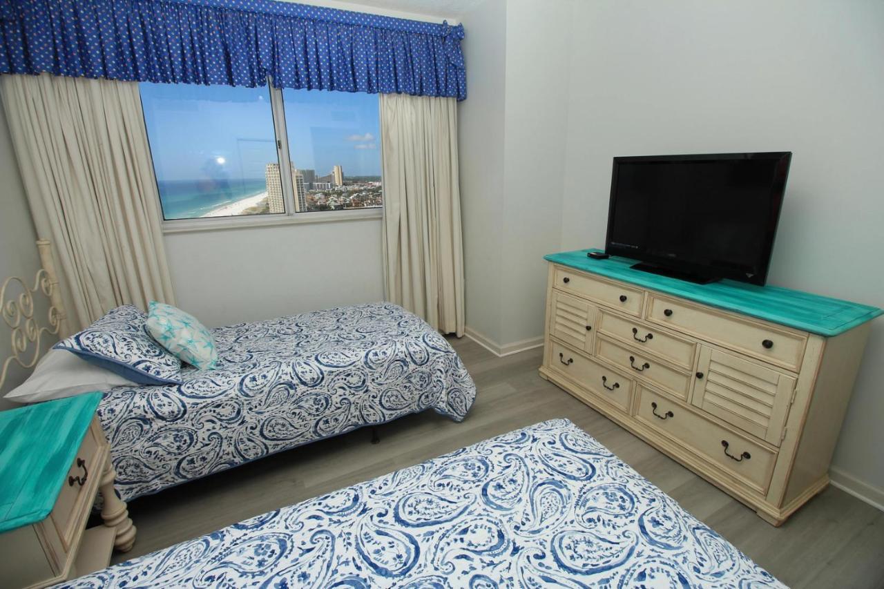 Holiday home 3br Beachfront 16th Flr Two Master Bedrooms, Pool Fitness Center At Westwinds Destin