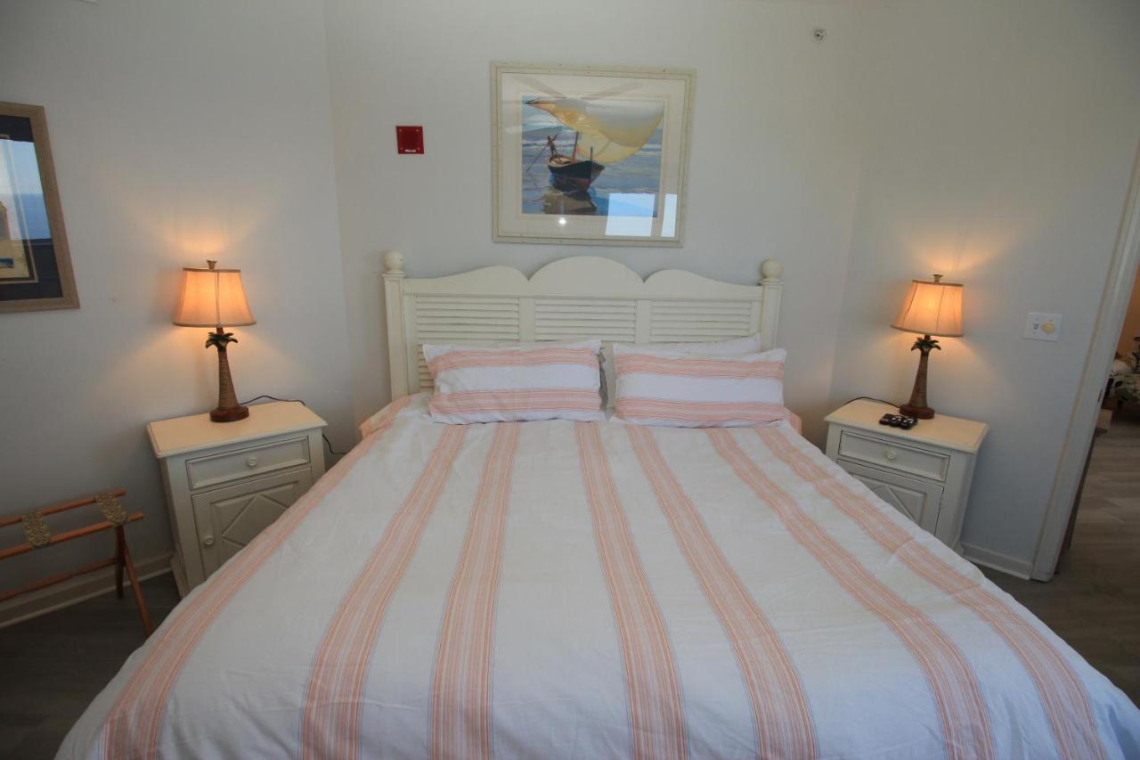 Holiday home 3br Beachfront 16th Flr Two Master Bedrooms, Pool Fitness Center At Westwinds