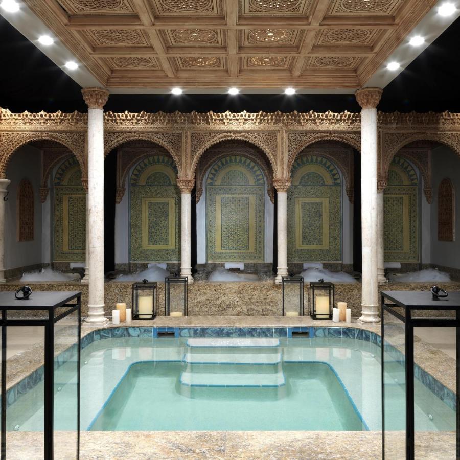 Cloister At The Hotel 4*
