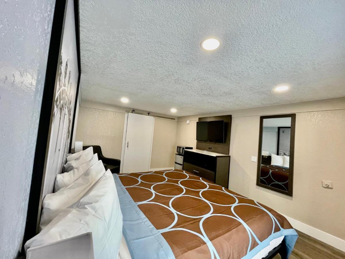 Super 8 By Wyndham Kissimmee-orlando