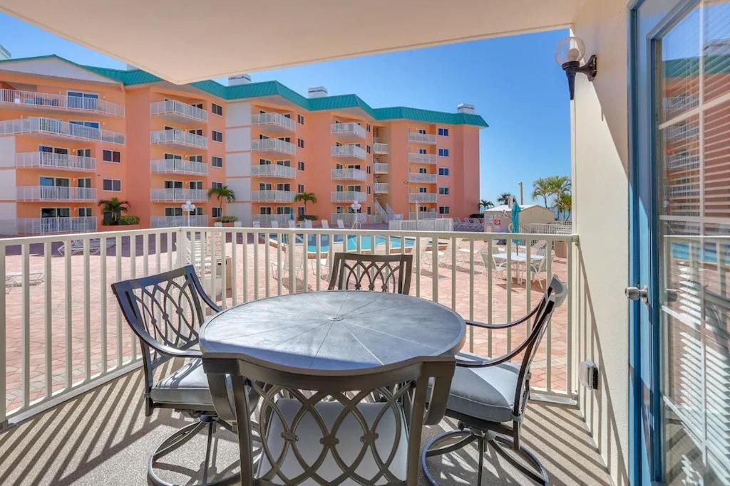 Palms- Unit 102 *