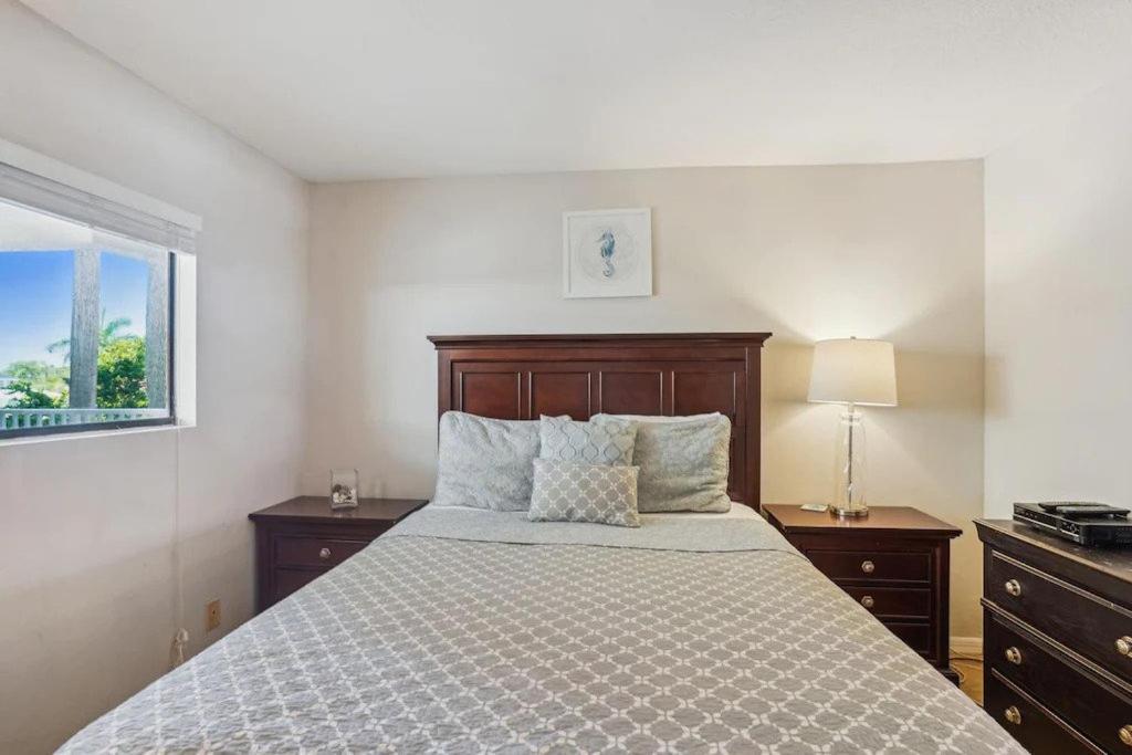 Palms- Unit 102 *