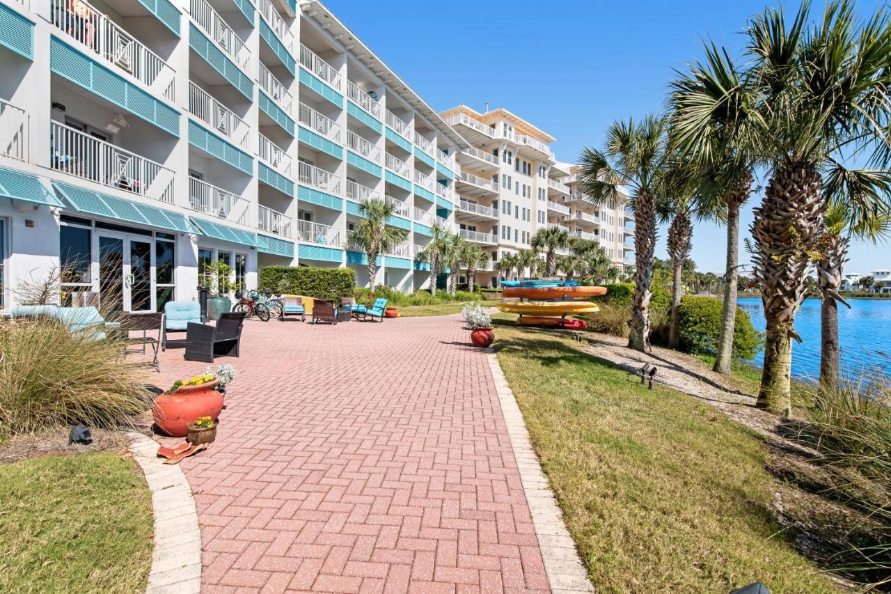 Carillon 205 Apartment