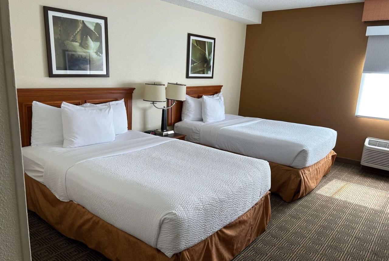 La Quinta By Wyndham Orlando South Hotel