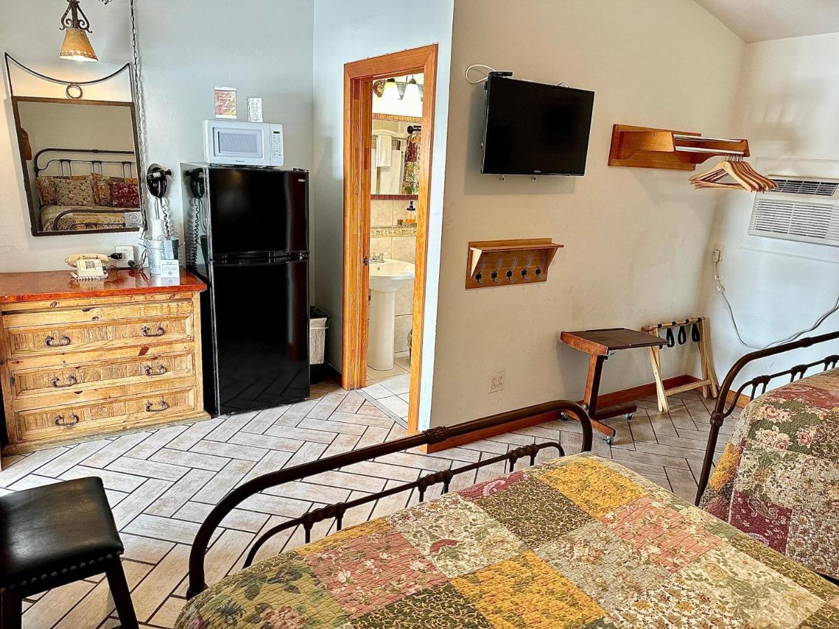 Buffalo Chip's Ranch House Motel 2*