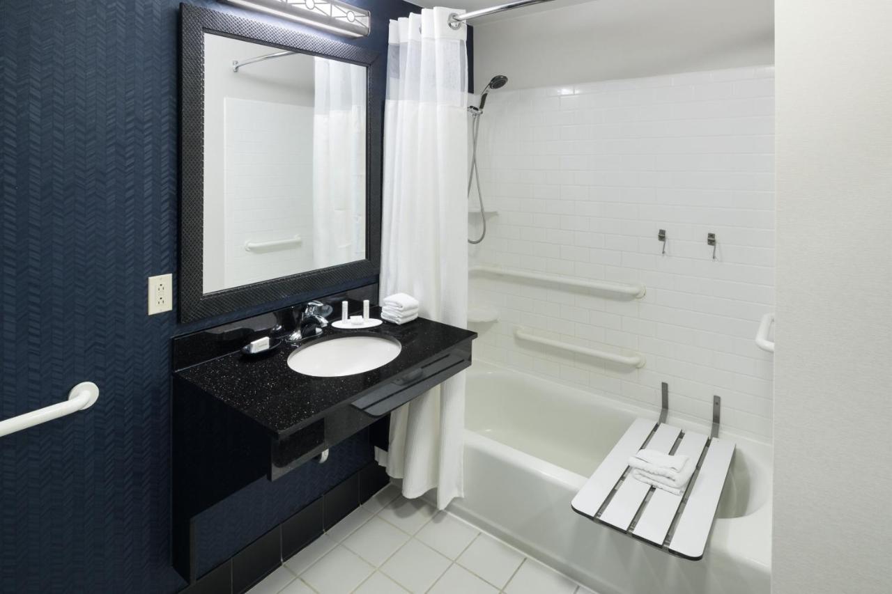 Hotel Fairfield By Marriott Orlando At Seaworld Williamsburg