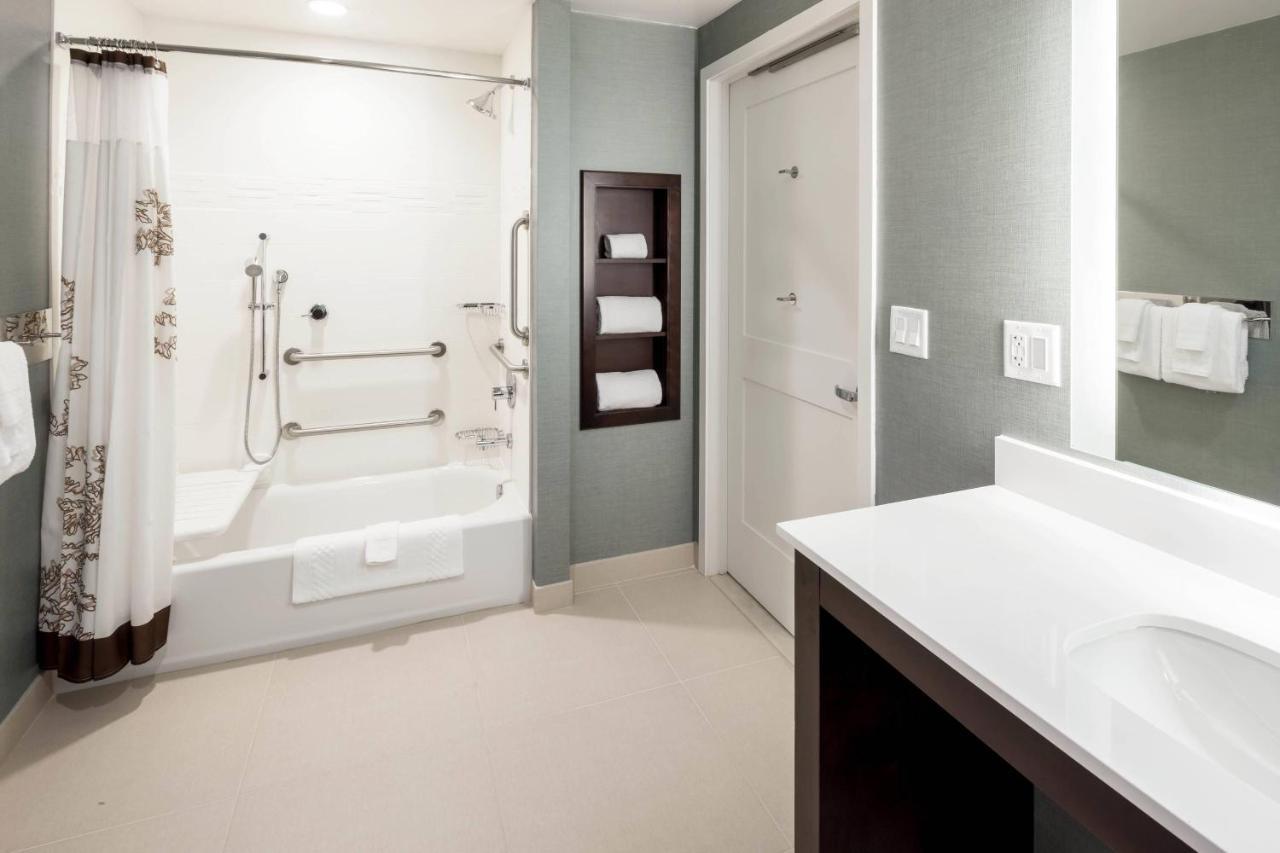 By Marriott Near Universal Hotel 3*