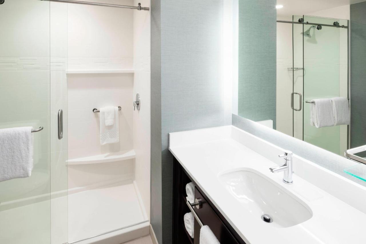By Marriott Near Universal Hotel 3*