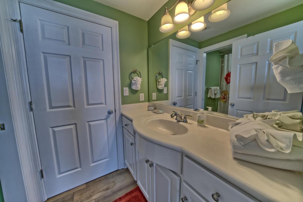 Beautiful With Spacious Balcony To Enjoy Fascinating Ocean View - Unit 1002
