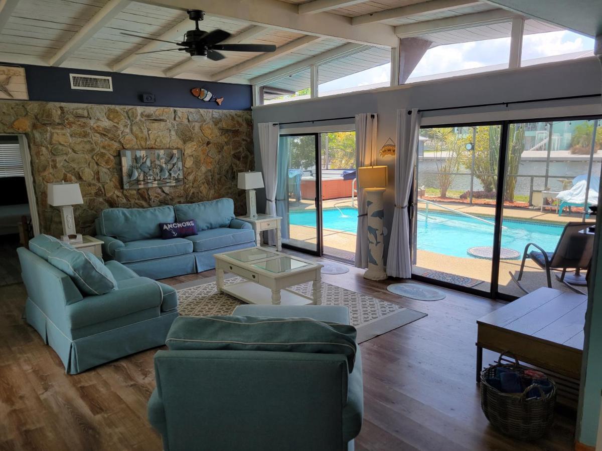 Waterfront Mid Century - Close To Beach - 2 Bedroom 3 Ba