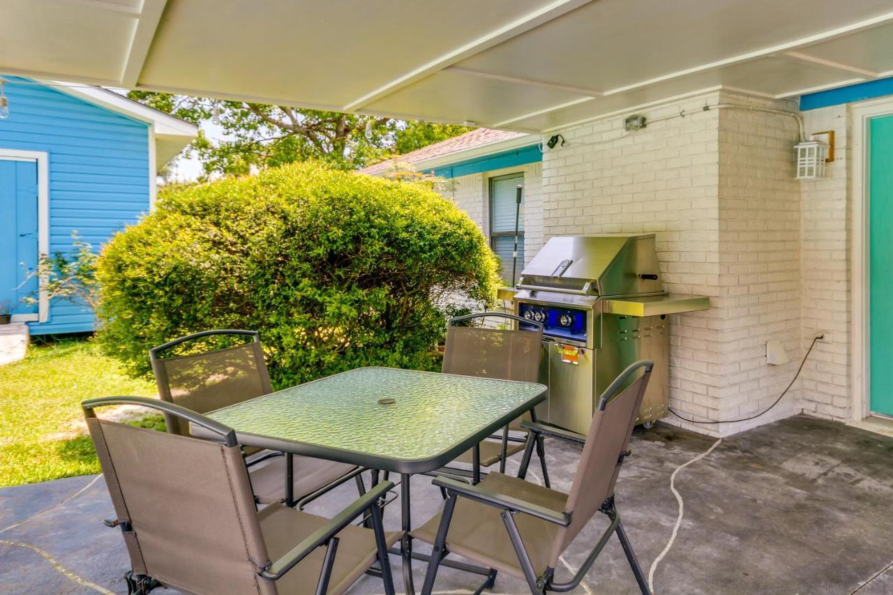 Vacation For 2 With Pool Access! *