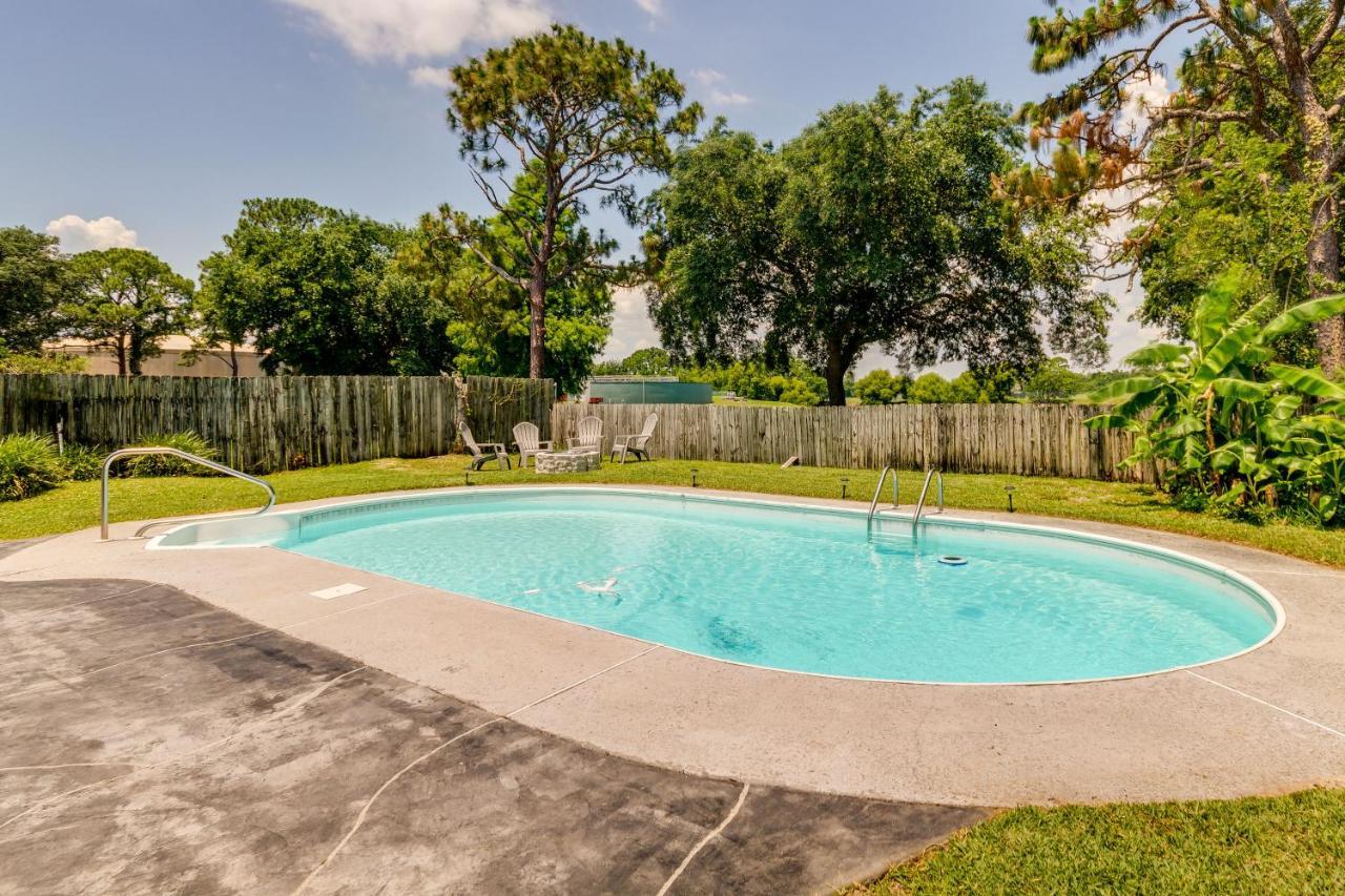 Apartment Vacation For 2 With Pool Access! Gulf Breeze