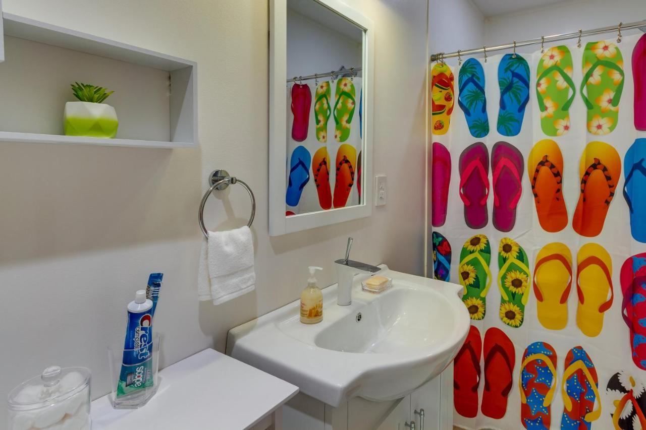 Vacation For 2 With Pool Access! Apartment *