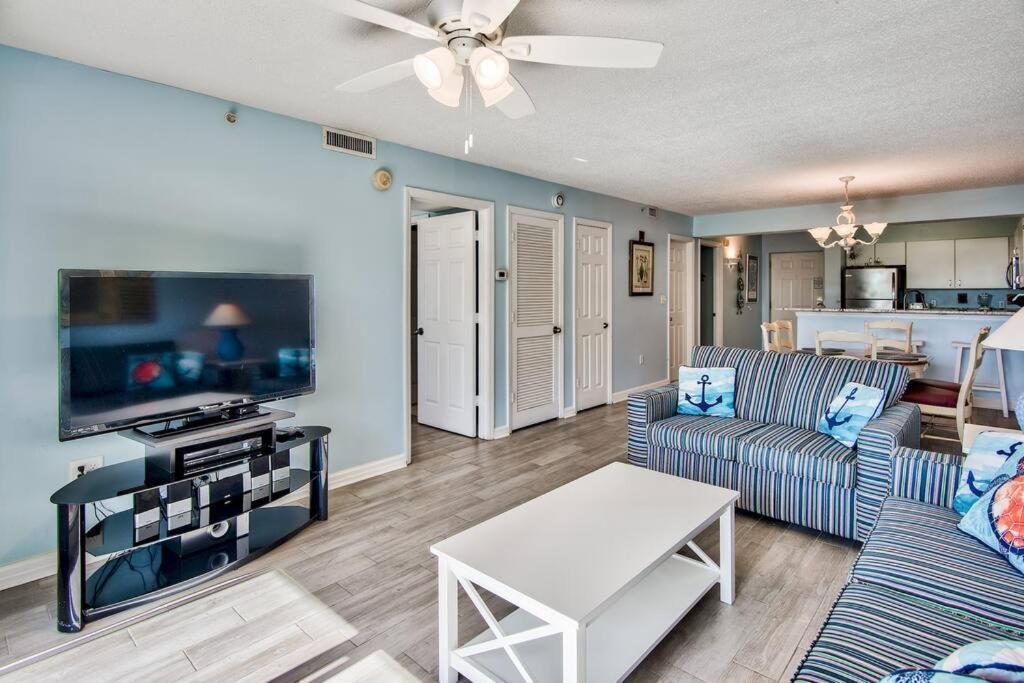 Apartment Pelican Resort-walkout Unit-on The *
