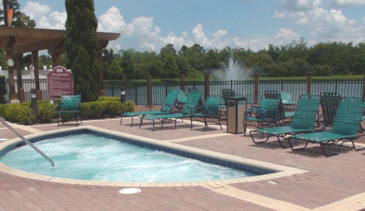 Lakeside Resort: Family-friendly Getaway Near *