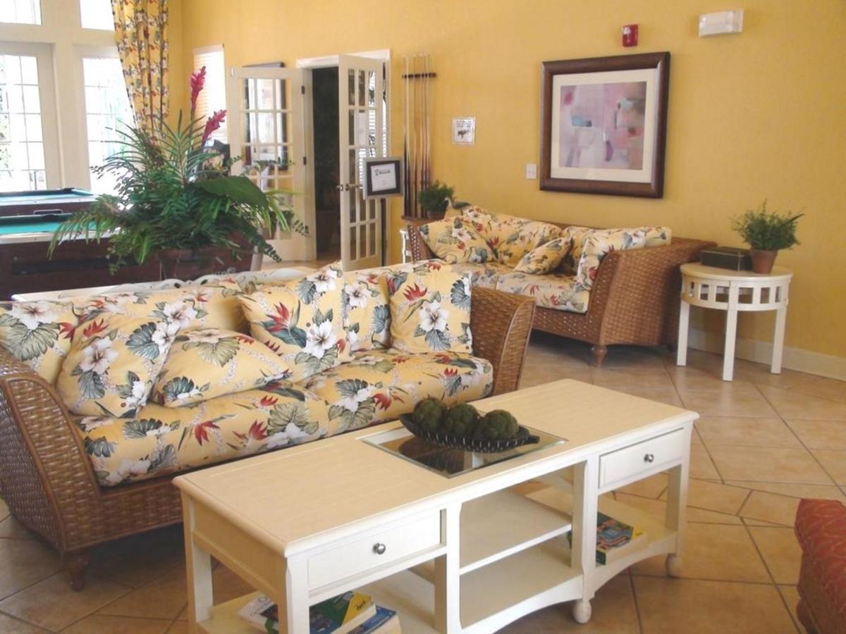 Lakeside Resort: Family-friendly Getaway Near Holiday home *