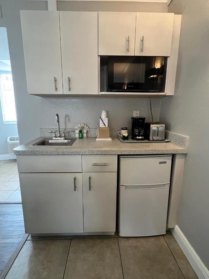 Pelican Pointe Clearwater Motel Clearwater Beach