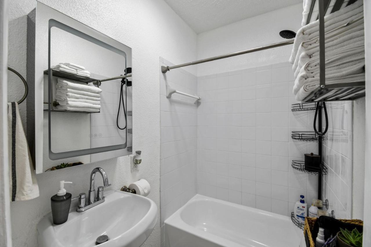 1 Min Away From Bayshore, Sleeps 7