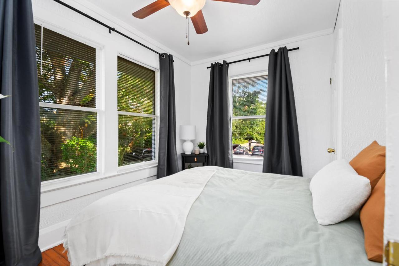 1 Min Away From Bayshore, Sleeps 7 * Tampa