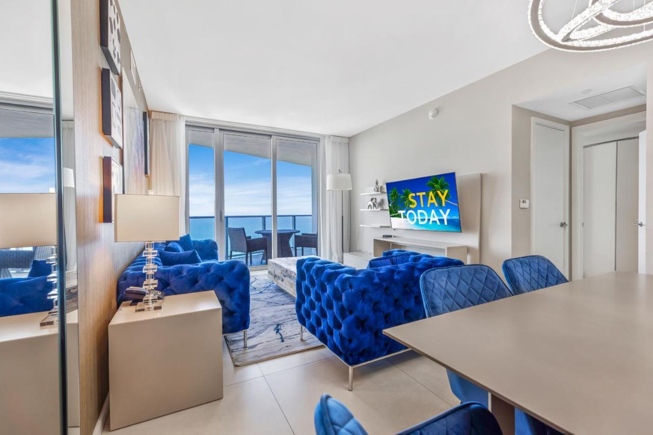 The Ultimate Resort: Beachfront 2br With Ocean View & Rooftop Amenities Apartment Hollywood