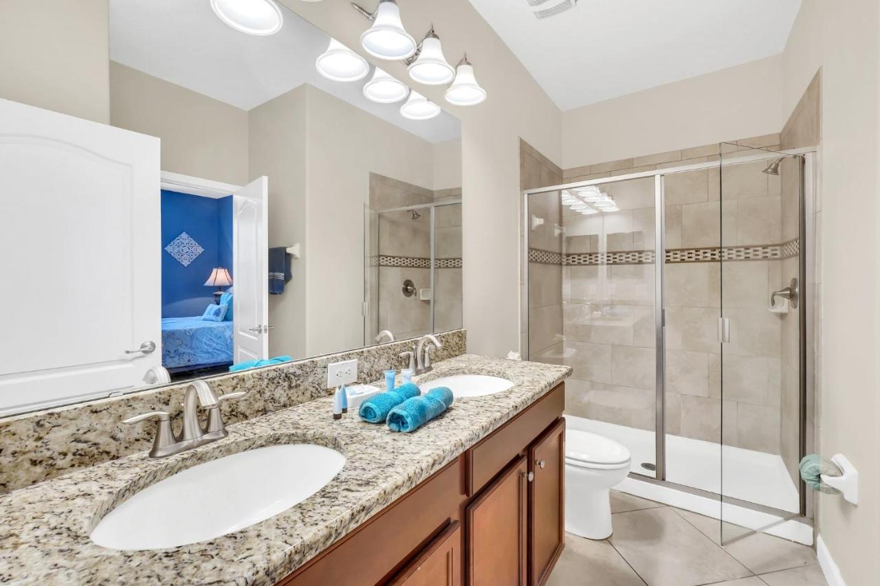 Stunning 9-br Themed With Free Access To A Water Park! *