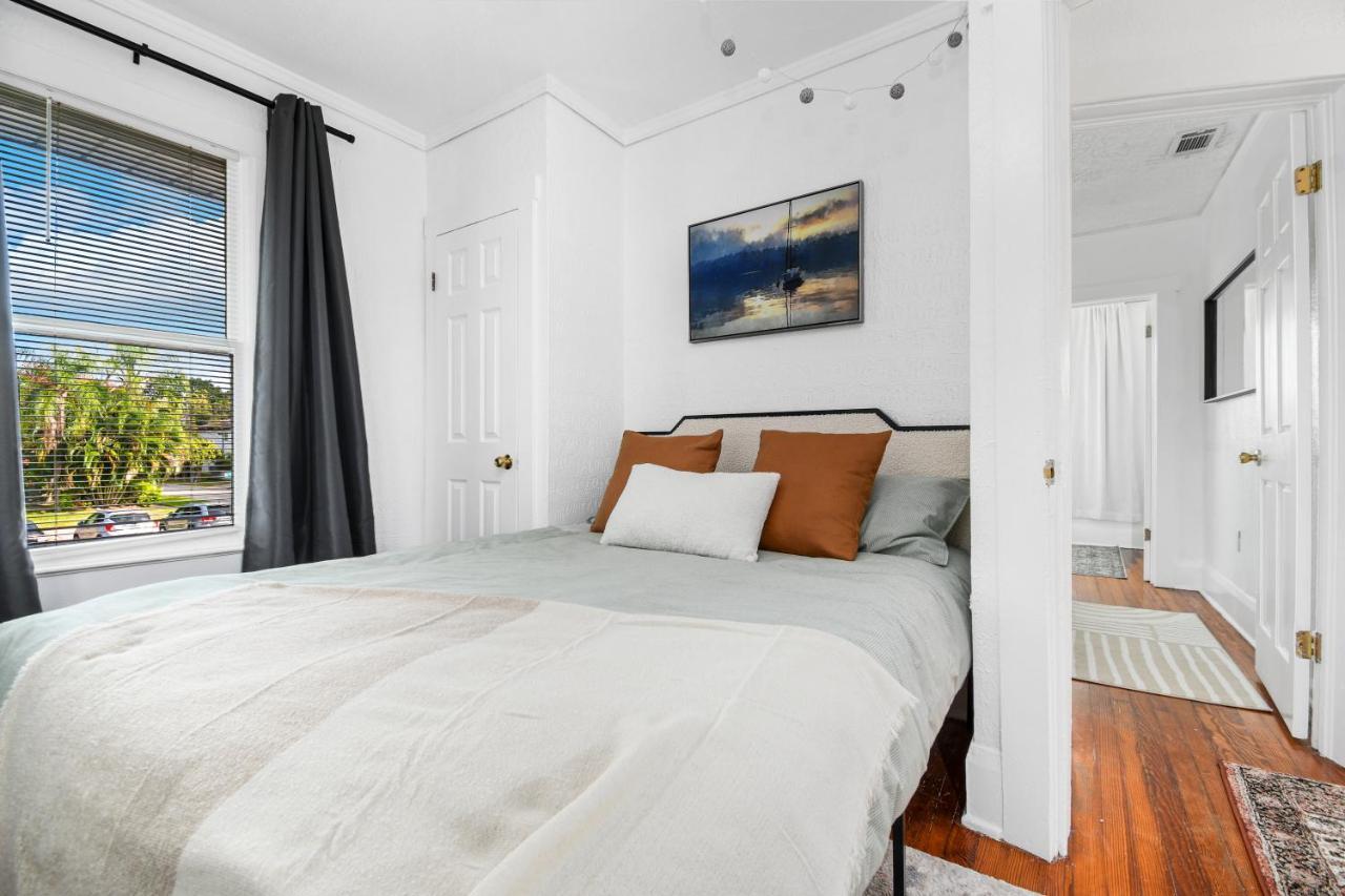 Apartment 1 Min Away From Bayshore, Sleeps 7 Tampa
