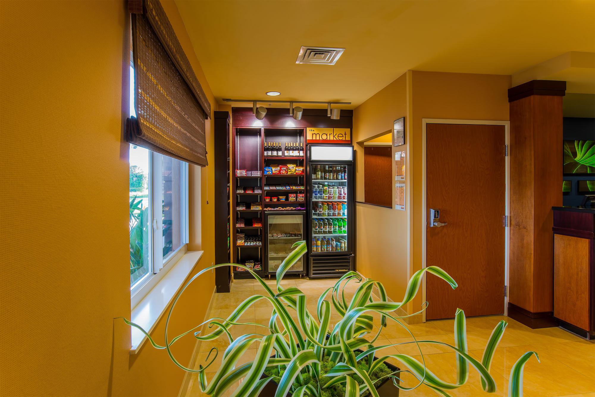 Hotel Fairfield & By Marriott