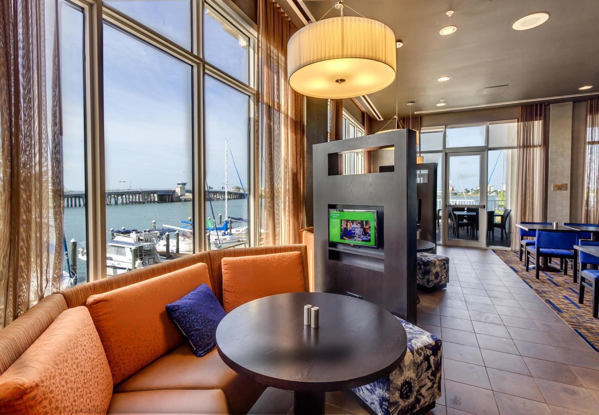 Hotel Courtyard By Marriott St. Petersburg Clearwater/madeira