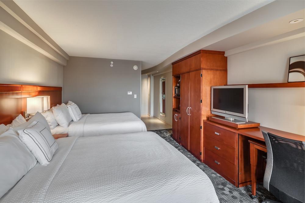 Courtyard By Marriott Jacksonville Oceanfront Hotel