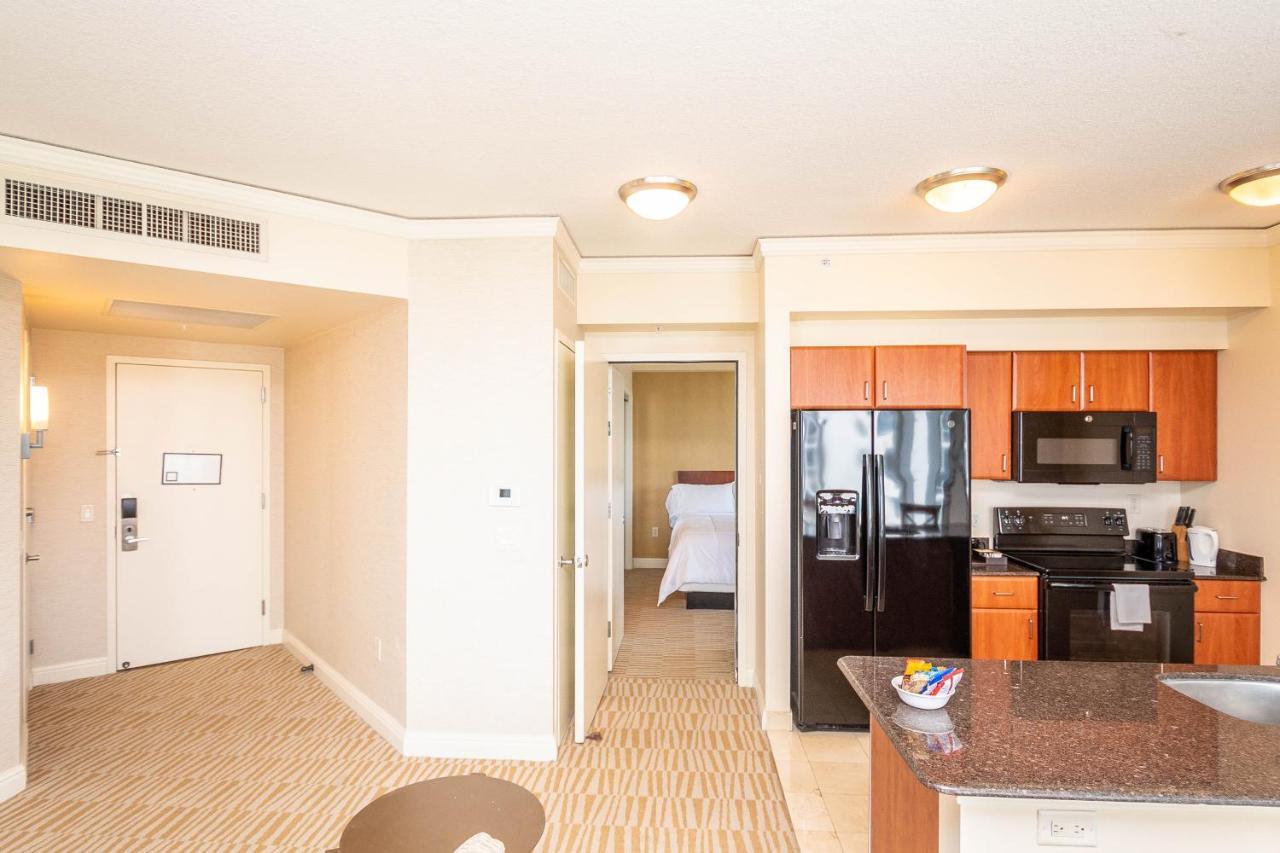 Trump Intl 2 Bedroom 1600 Sqf Ocean And Bay View Sunny Isles Beach