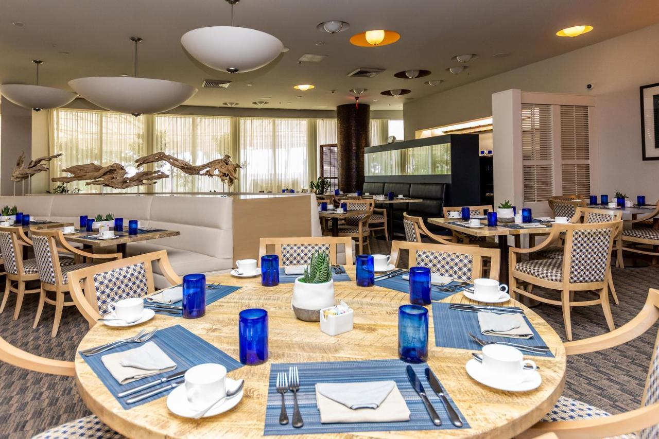 Aparthotel Trump Intl 2 Bedroom 1600 Sqf Ocean And Bay View Sunny Isles Beach