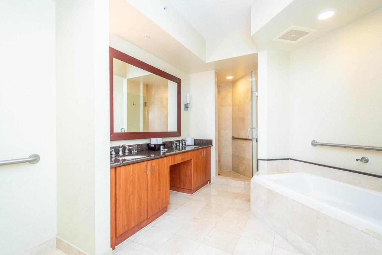 Trump Intl 2 Bedroom 1600 Sqf Ocean And Bay View Aparthotel Sunny Isles Beach
