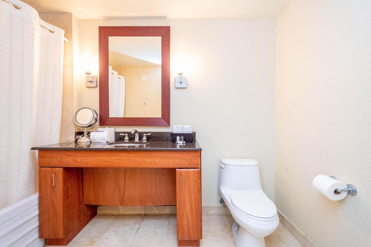 Aparthotel Trump Intl 2 Bedroom 1600 Sqf Ocean And Bay View