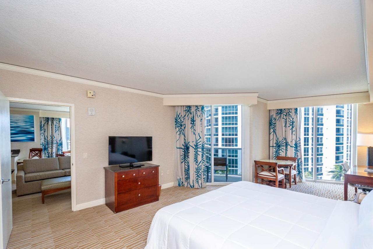 Aparthotel Trump Intl 2 Bedroom 1600 Sqf Ocean And Bay View