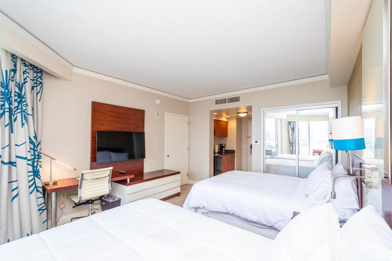 Trump Intl 2 Bedroom 1600 Sqf Ocean And Bay View Aparthotel *